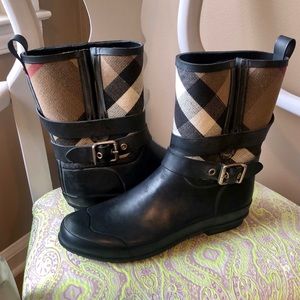 💥PRICE DROP - Burberry - Mini Buckle Rainboot💥